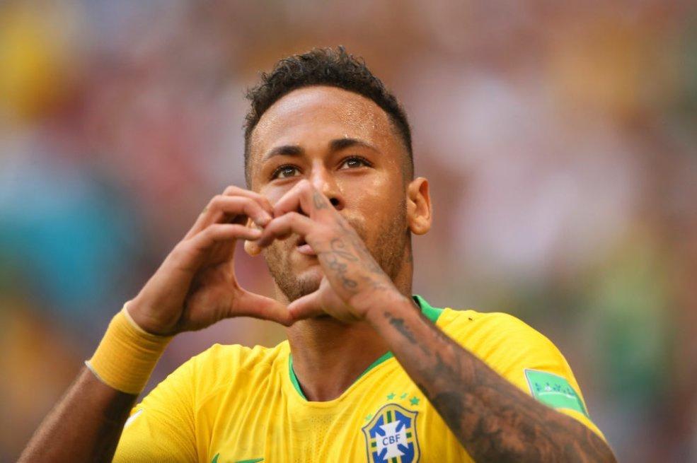 皇马真要买他替C罗?世界杯一数据完爆C罗梅