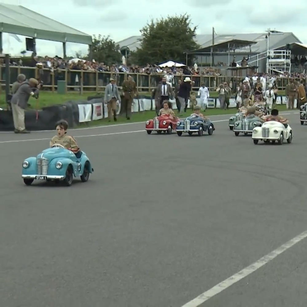 2018古德伍德萌娃儿童脚踏车赛，赛况可以说是相当激烈