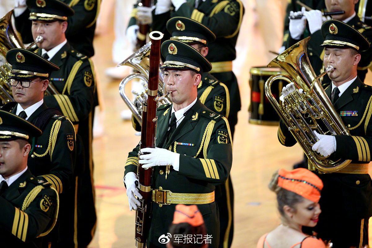 中国武警卫士军乐团精彩亮相上海国际音乐节