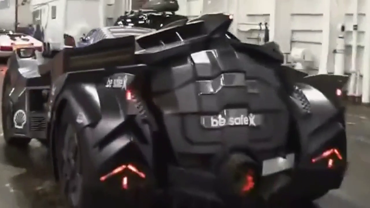 精彩，中东土豪7000万定制的超级跑车布加迪都得靠边