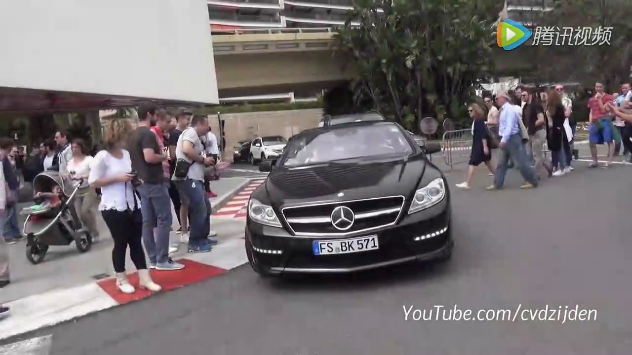 宾利豪华超级跑车 这个颜色亮瞎眼