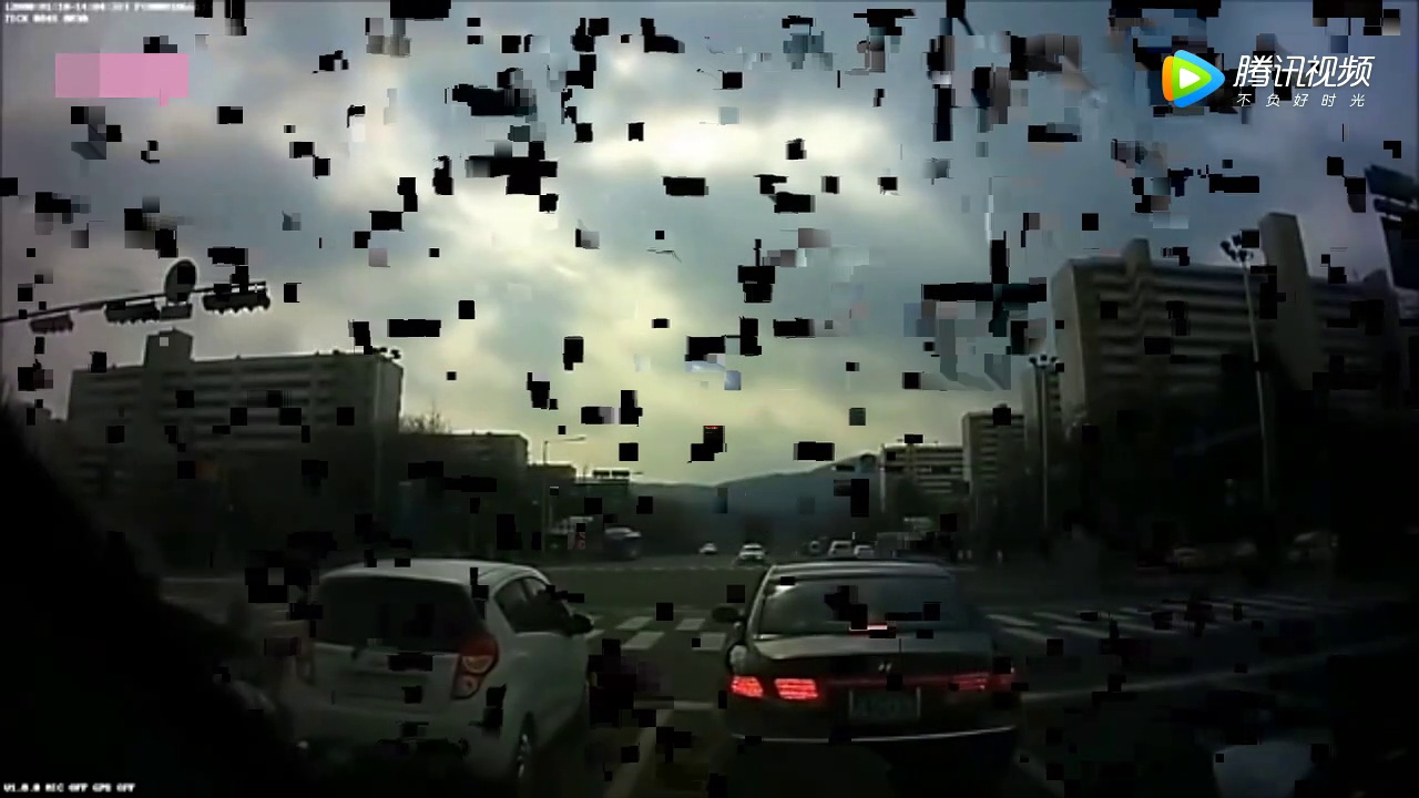 电动车上路也疯狂，最后一个更厉害