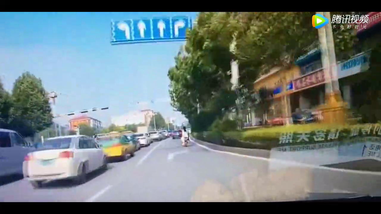 电动车就这样窜了出来，我是真没想到啊