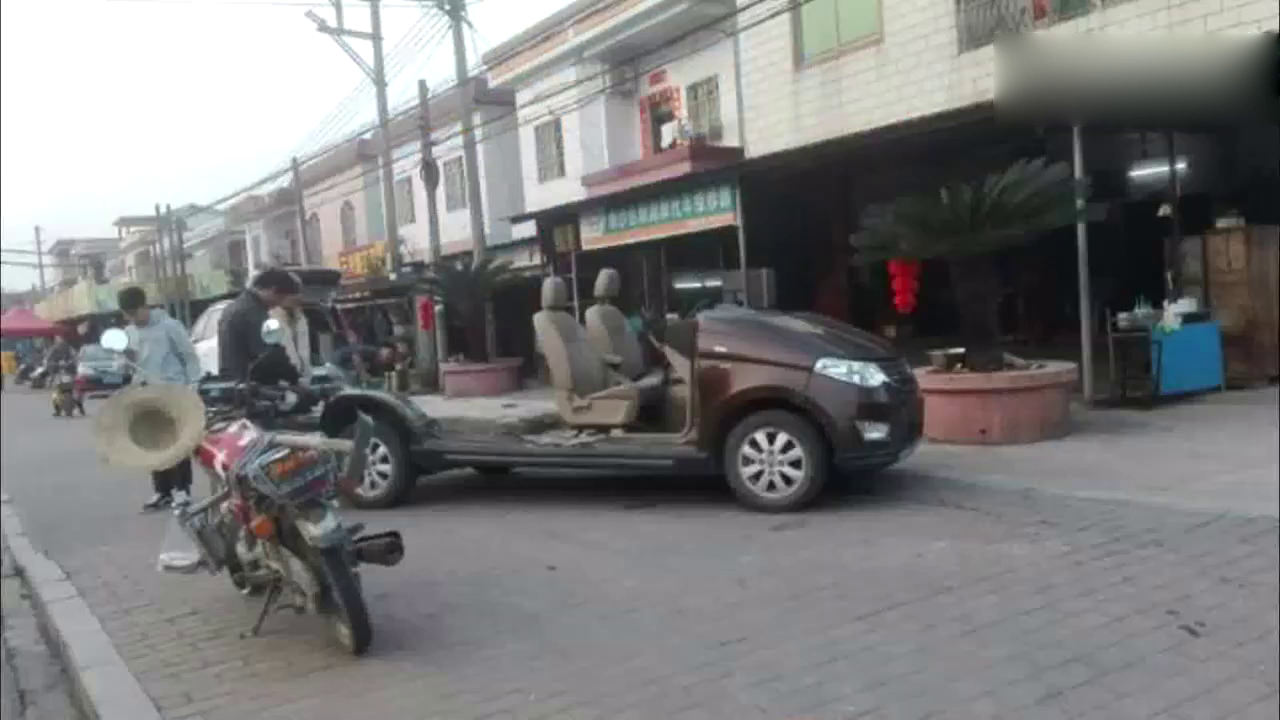 新时代敞篷车 倒车还会唱歌 五菱之光亮了