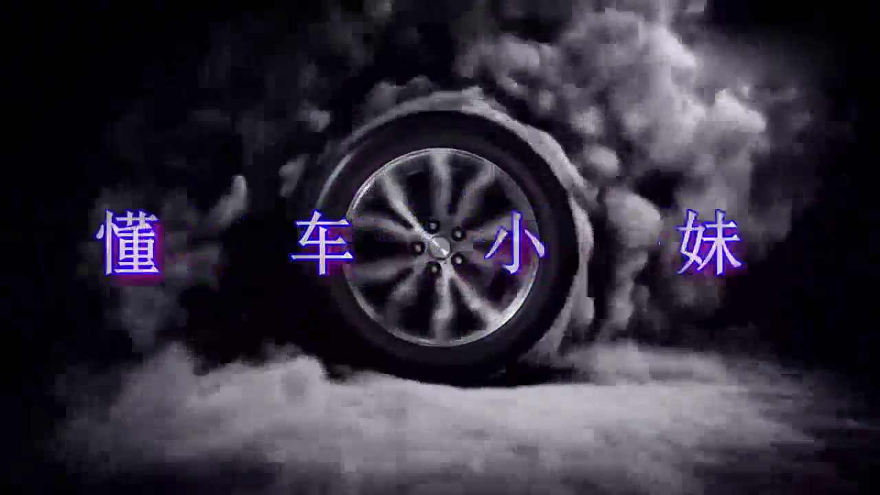 儿子送妈妈一辆奥迪R8跑车当生日礼物！打开门才是霸气的开始！