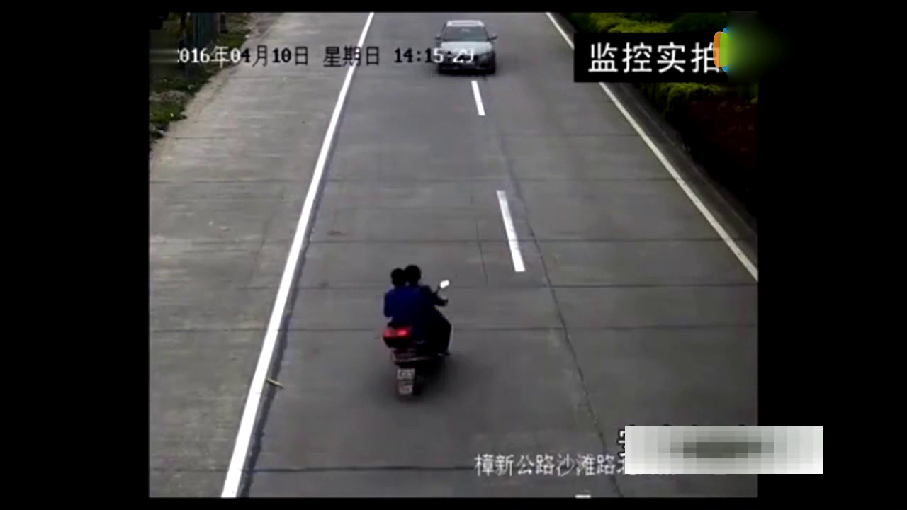 老司机也怕！给骑电动车的看看，别一出事儿就说开车的全责！