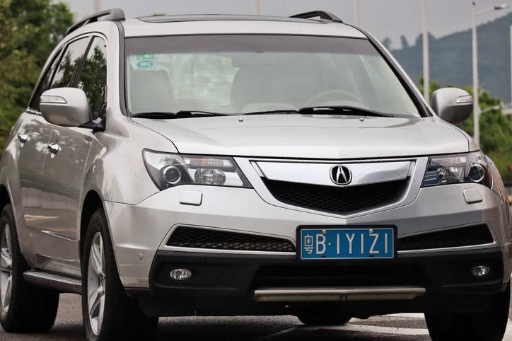 当年售价近百万SUV如今20多万就能买？开上街回头率竟比卡宴还高