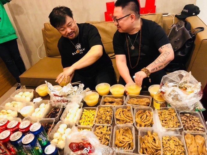 38岁贾冰和助演们生活素颜照曝光 他已经结婚