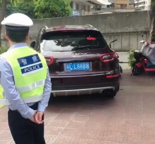 宝马撞保时捷男司机后续 宁夏宝马z4女司机真人