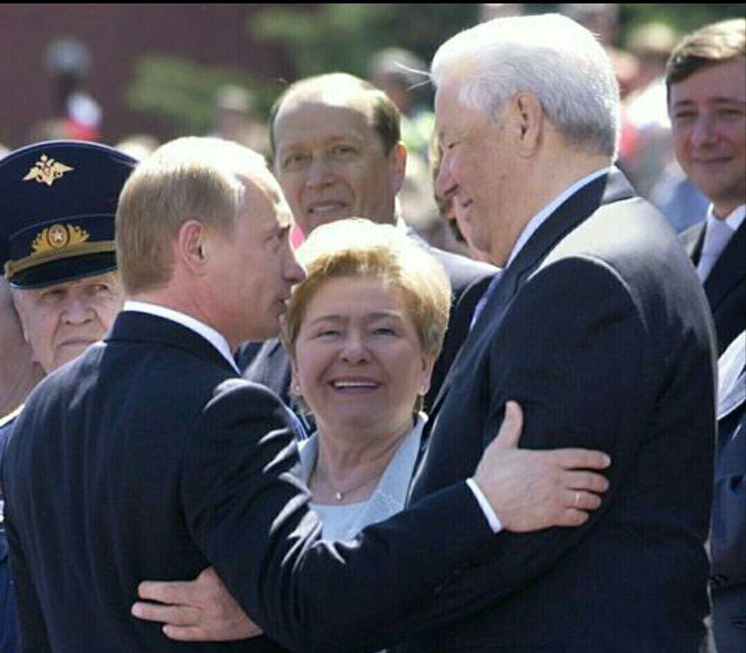 叶利钦经典瞬间抓拍, 俄国人对他是又爱又恨