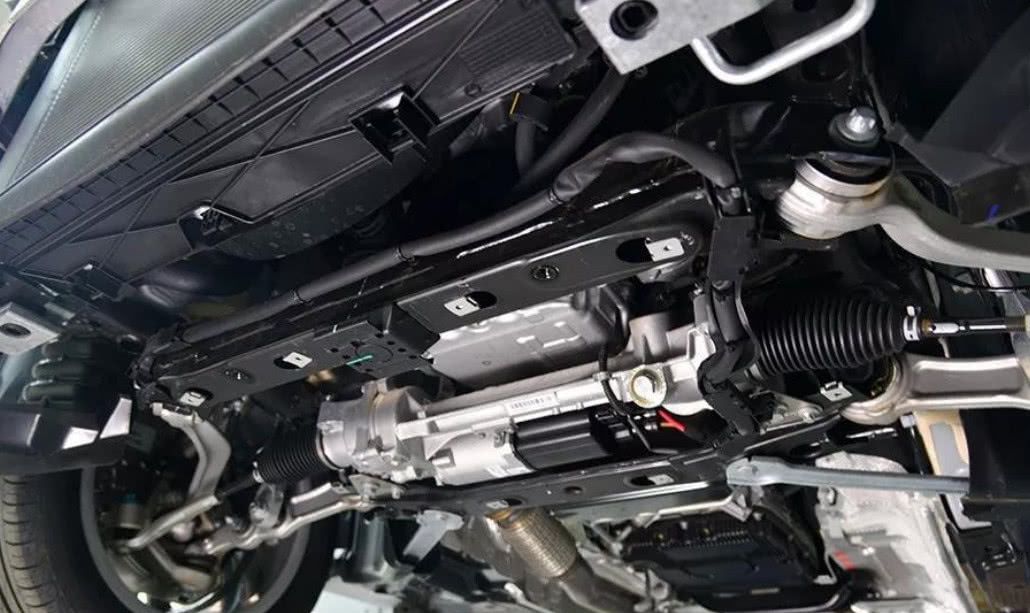 手握35万凭啥选奔驰C200L?拆底盘后,车主:豪