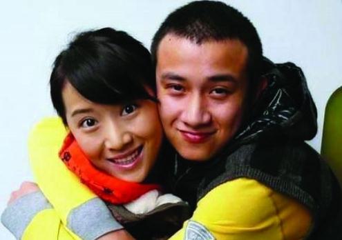 蜗居:大着肚子的海藻上街，偶遇小贝和他新的女朋友，海藻后悔了