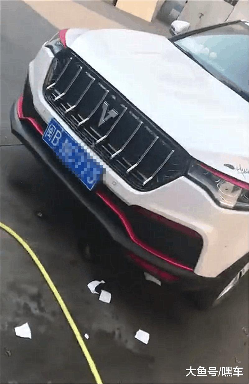 福建偶遇山寨版玛莎拉蒂suv车标是v仔细一看是众泰