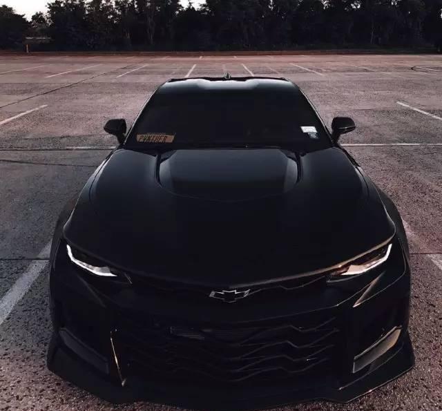 肌肉大黑蜂 雪佛兰Camaro 每个男人心中都有一个跑车梦