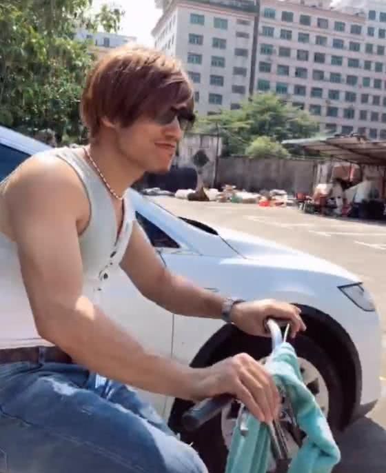 翻身“乌鸦哥”现身抖音,不细看我还真以为见到本尊了