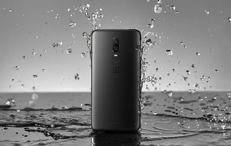 一加手机6防水性如何?拆机专家:带到游泳池游