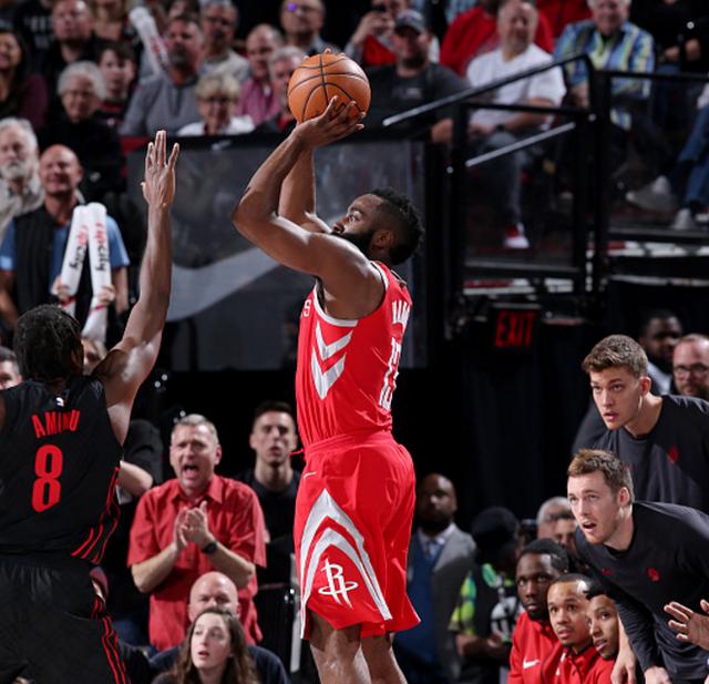 哈登学麦迪技能让联盟胆寒!后撤步+干拔 三分威胁已不逊库里