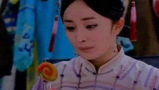 影视剧中尴尬穿帮镜头，西游记中的电线杆，亮剑中的矿泉水