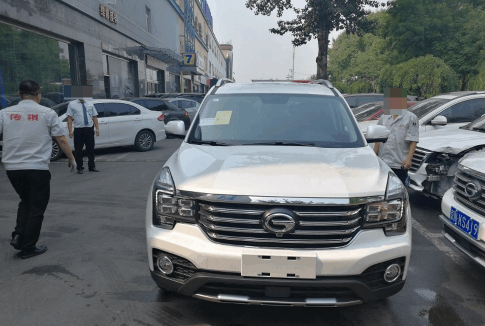 老妈一直想买辆大车, 我放弃思域买了这车, 恨不得亲我一口!