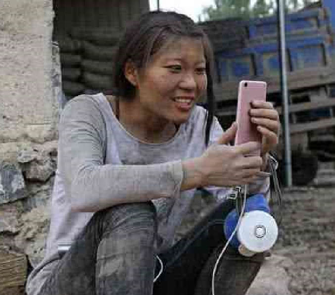 抖音水泥妹开兰博基尼,网红忠哥开玛莎拉蒂,把