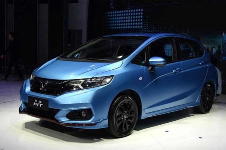 天天吵着买飞度 可POLO 威驰 致炫也不差 人生第一辆车请入坑