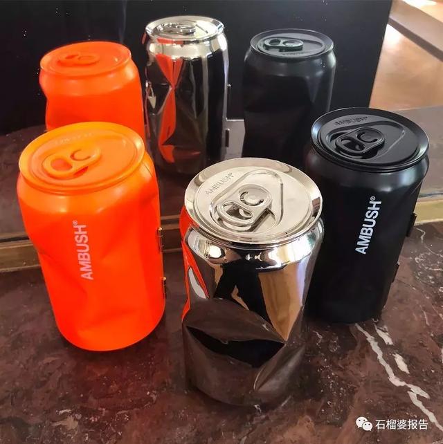 他家今年秋冬新品预览里,也有亮闪闪的易拉罐包包.