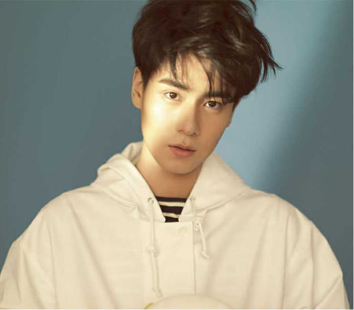 胡一天新剧《青春须早为》开拍,看到女主,网友