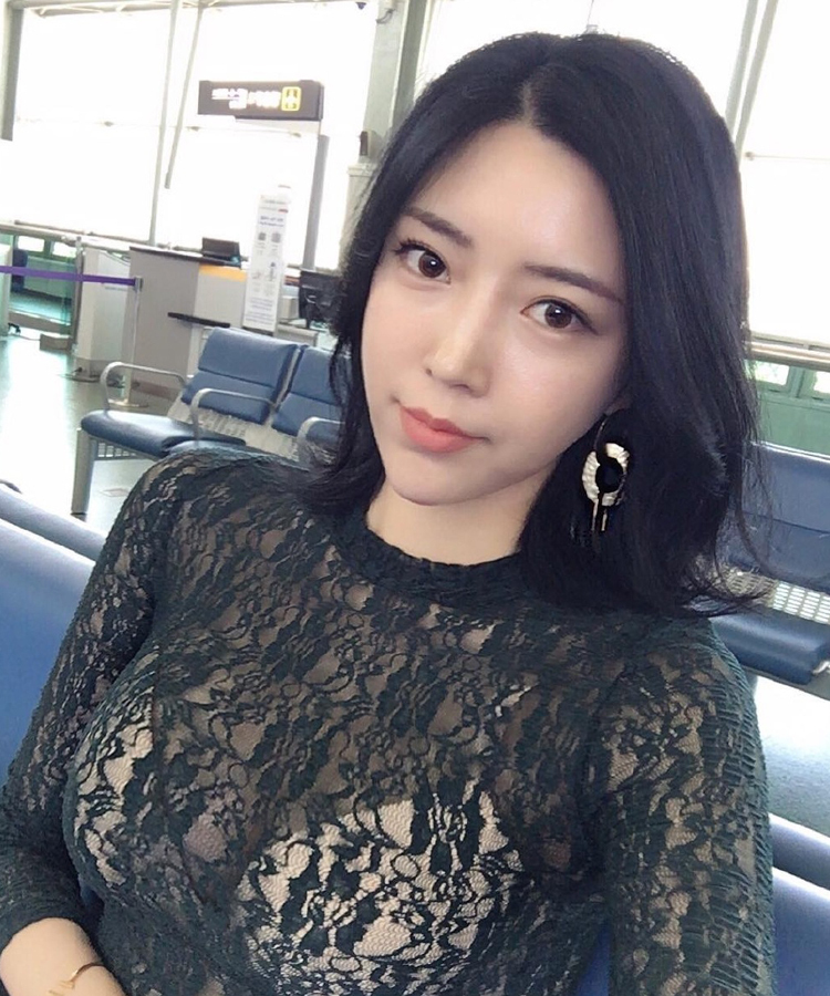 让宅男为她魂牵梦绕,还让王思聪高价也未签下