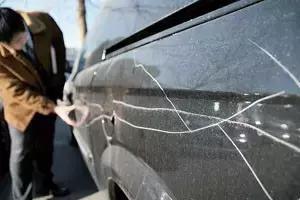 玻璃险、划痕险到底要不要买？不搞明白年年都得花冤枉钱！