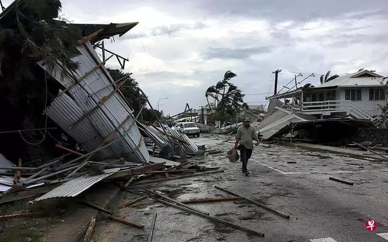 一艘货轮穿越台风的奇遇.(内附台风形成原理长