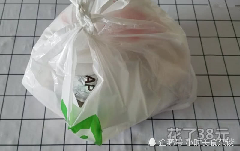 德克士的盒饭，价格让肯德基无地自容，还送手抓饼和脆皮鸡