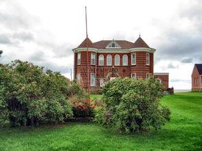 孩子上学选择公立学校好还是私立学校好?