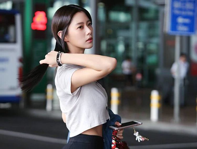 被誉为亚洲第一美女,身陷丑闻被韩国封杀,到国内捞金又成女神?