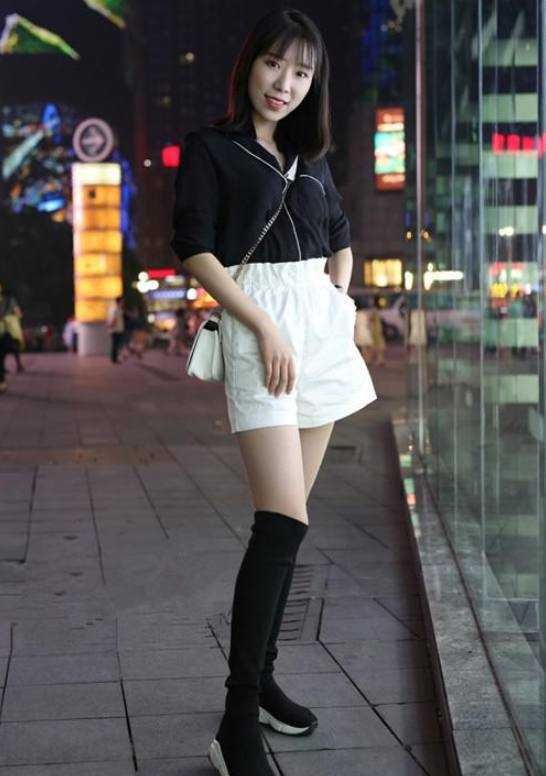 女虚弱地承受他的掠夺小说 她无助的哭泣承受他的撞击