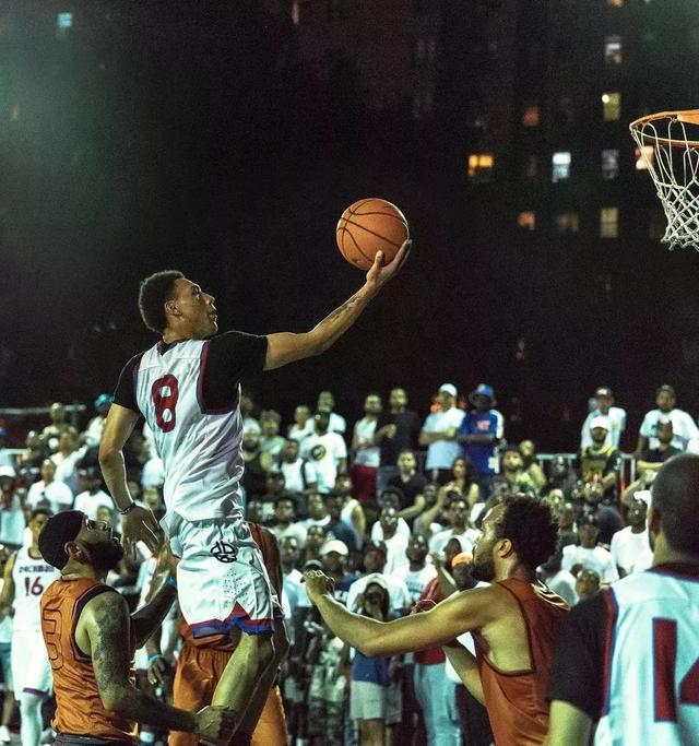 全美打球最好看的高中生之一,招牌果冻上篮让