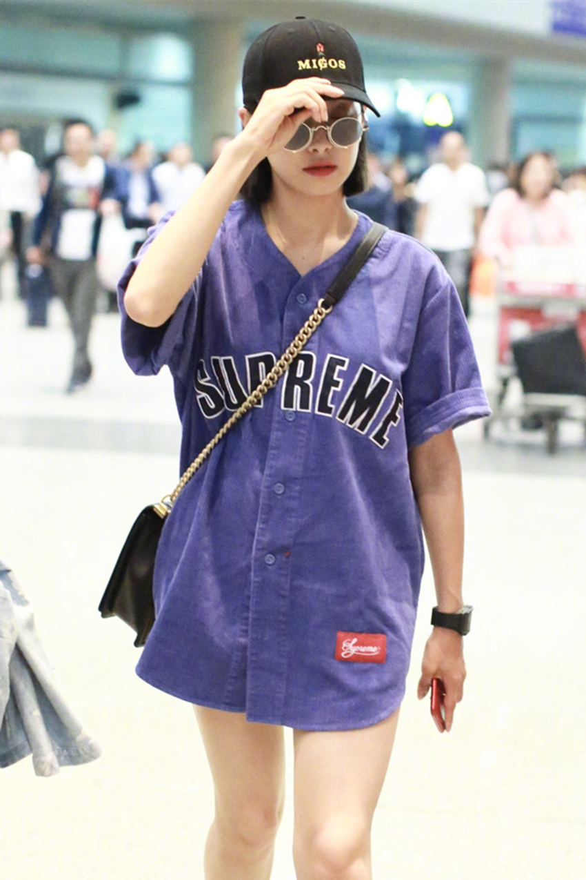 世界杯将至,女孩子这样穿球衣,男生真的无法拒