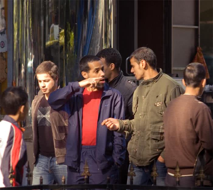 俄罗斯姑娘来广州,刚下飞机就懵了!大呼:怎么