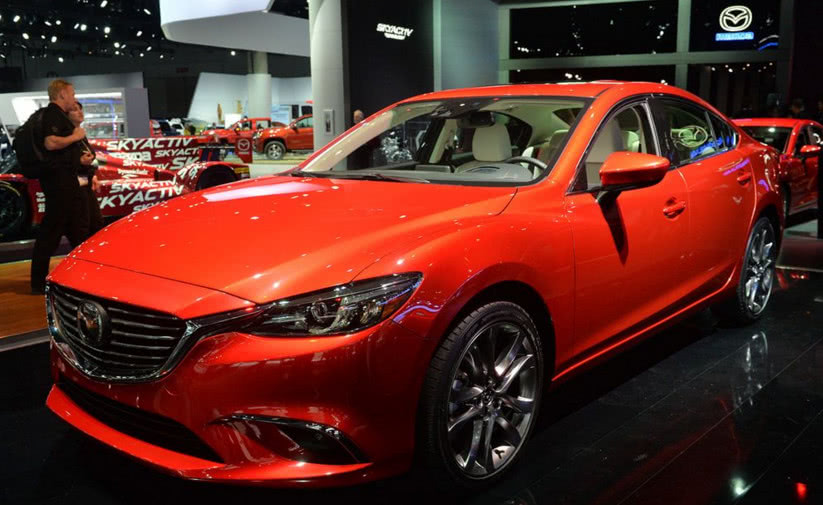 红旗H5遇上马自达阿特兹,15万级国产VS合资,