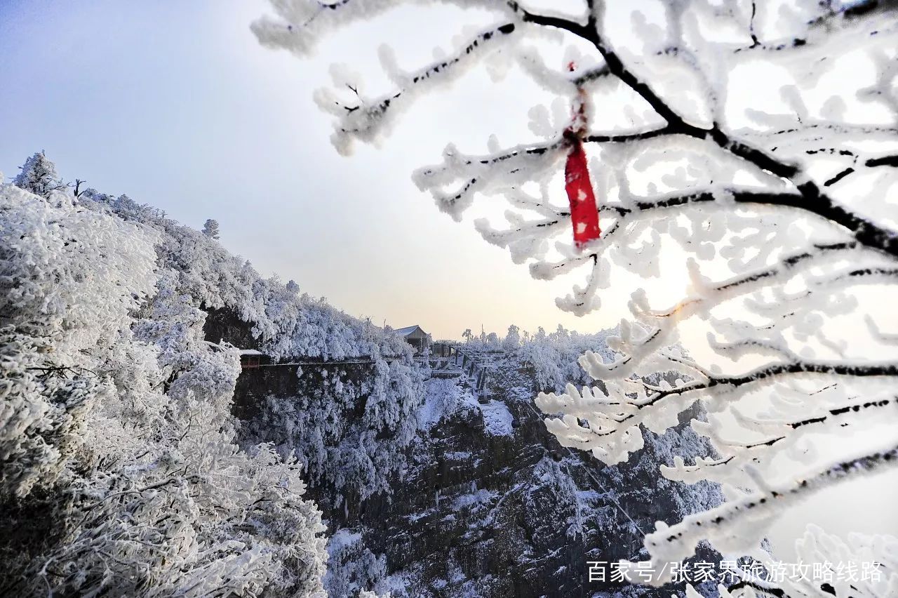 湖南张家界石峰冬天雪景摄影图配图高清摄影大图-千库网