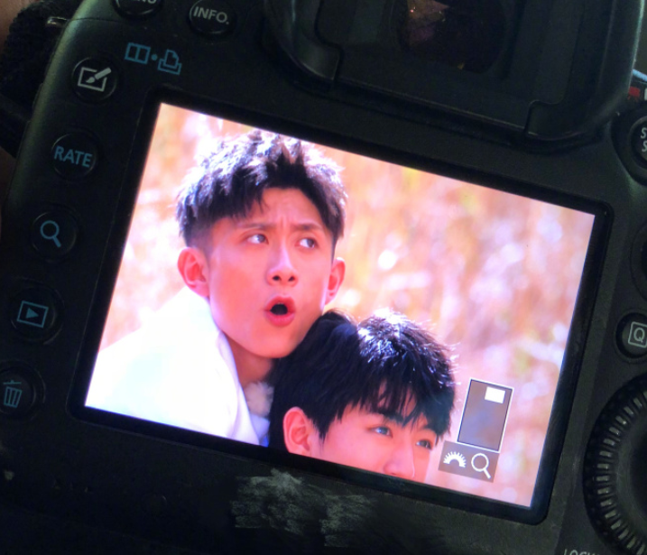 张一山吐槽王俊凯帅自己丑，王俊凯回答8个字被赞机智