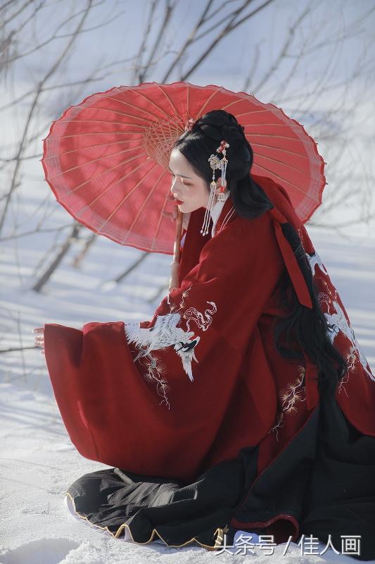 古典古装汉服襦裙中国风复古唯美摄影古风美女美人雪地清纯写真