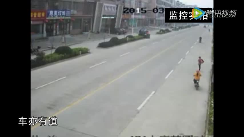 女司机一个不以为然的举动酿成了电动车男子的悲剧