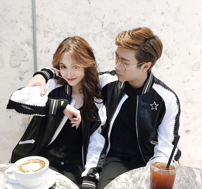 卢本伟现况怎么样?现身斗鱼开贵族骑士,弹幕瞬