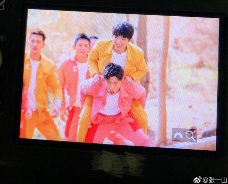 张一山吐槽王俊凯帅自己丑，王俊凯回答8个字被赞机智