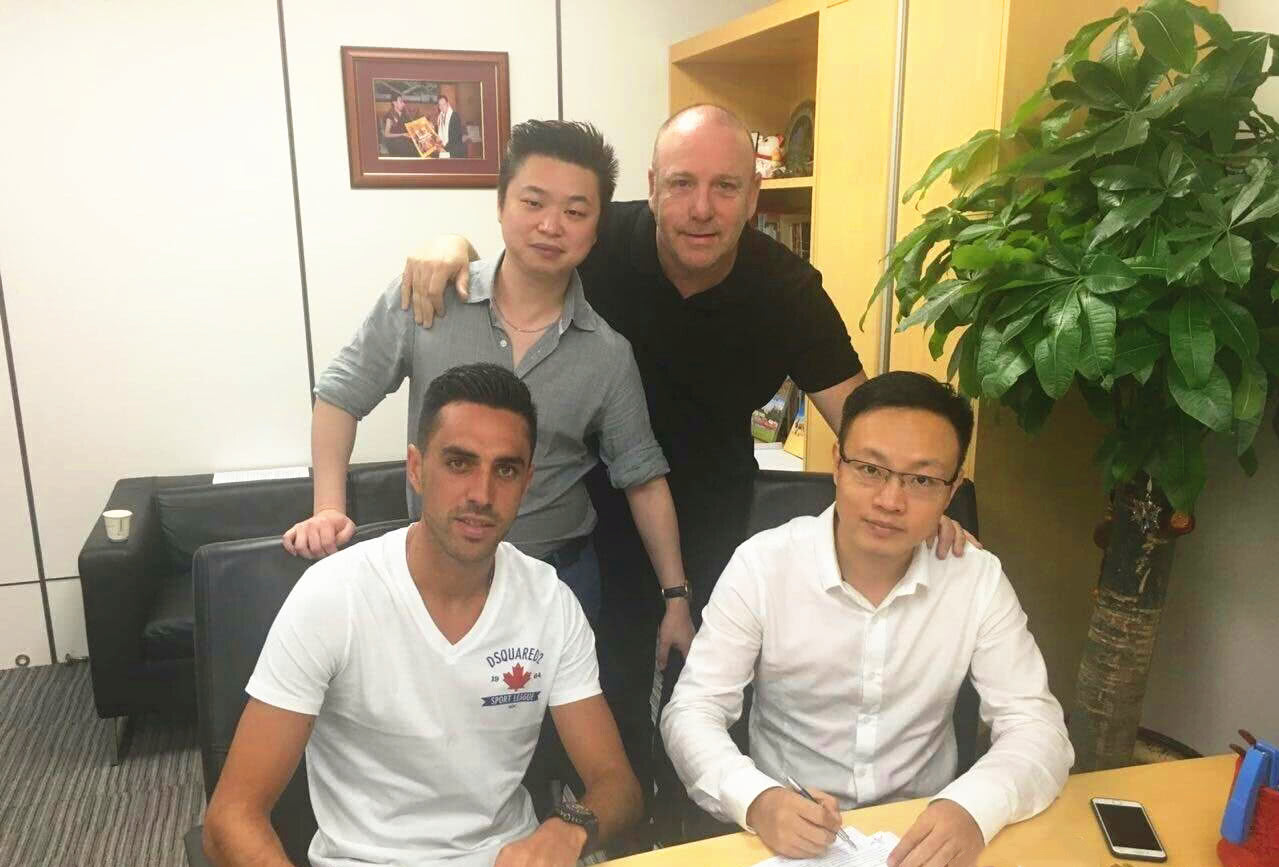 外媒揭露中超黑幕:经纪人策划出口转内销获暴