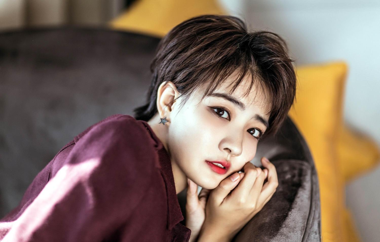 年轻明星去世名单图片