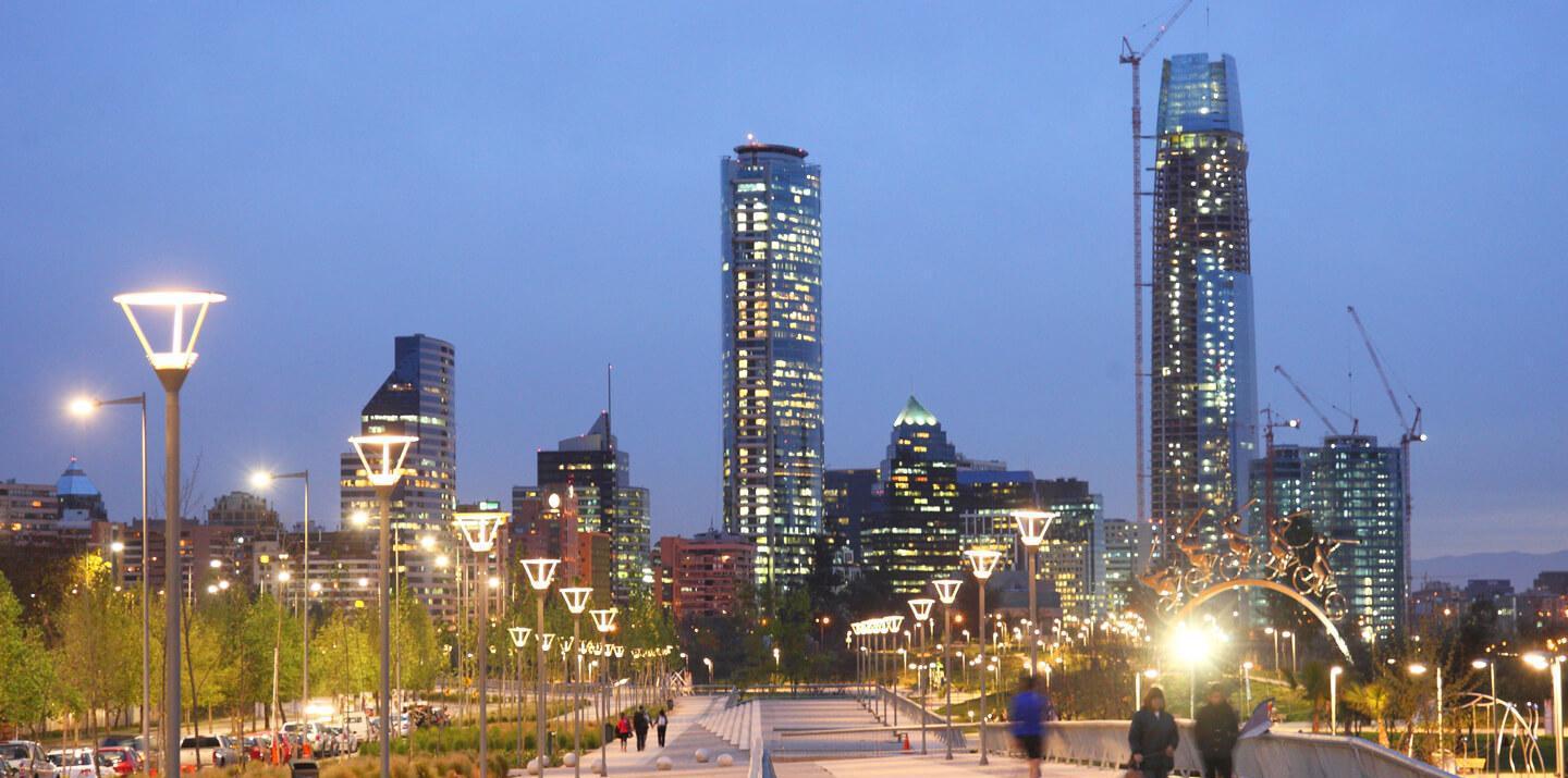 建交47年: 离中国最远的南美国, 总统直言是首