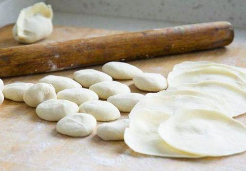 饺子和面有诀窍，只要加“这个”，一顿吃50个都不够！