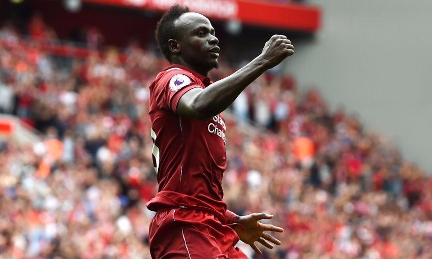 同样作为边路快马,利物浦前锋萨拉赫和马内到