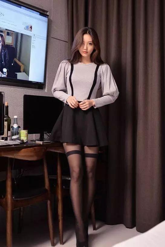 孙允珠情趣黑丝袜性感超短裙, 爽心悦目